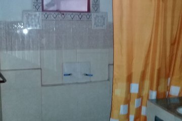 Deep soaking bathtub