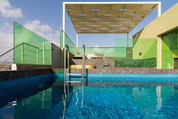 Rooftop pool
