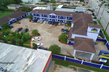 Scottish Inn & Suites