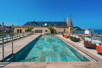 Rooftop pool