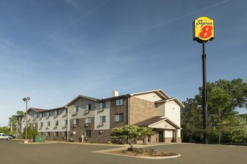 Super 8 by Wyndham Taylor / Detroit Area