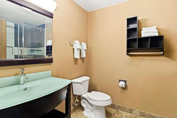Room 14 of 37