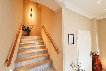 Handrails in hallways