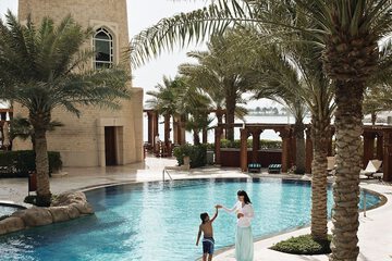 Indoor/outdoor pool