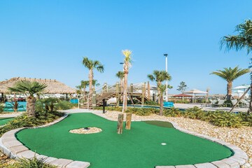 Mini-golf