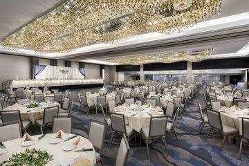 Ballroom/Hall 56 of 57