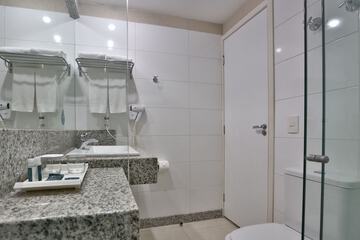 Bathroom amenities