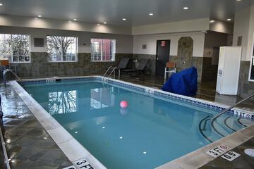 Indoor/outdoor pool