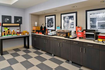 Breakfast/Coffee Service 21 of 25