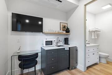 Private kitchenette