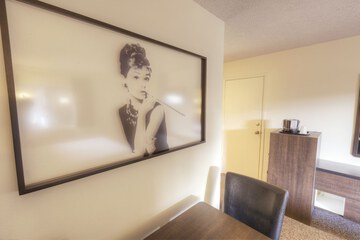 Room 30 of 61