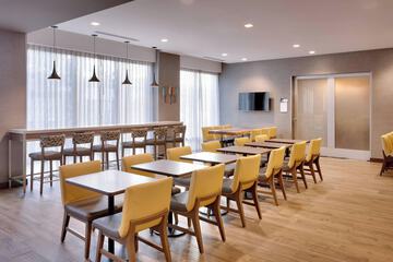 Breakfast/Coffee Service 28 of 34