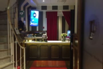 Check-in/check-out kiosk