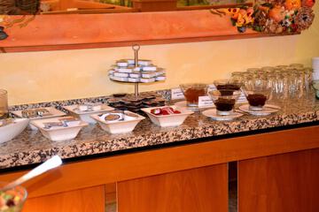Breakfast buffet