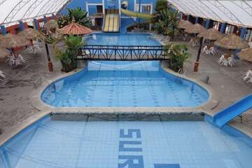 Exercise/lap pool