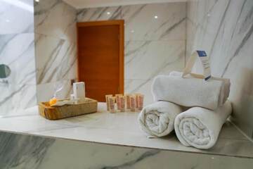 Bathroom amenities