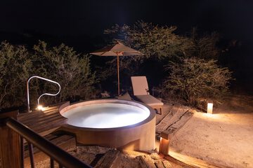 Private spa tub