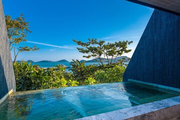 Private pool