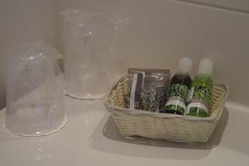 Bathroom amenities