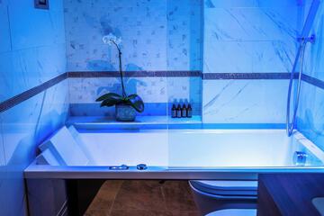 Jetted tub
