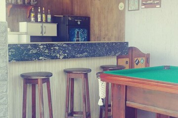 Sports bar