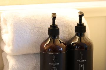 Bathroom amenities