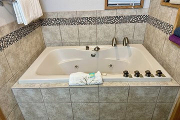 Jetted tub