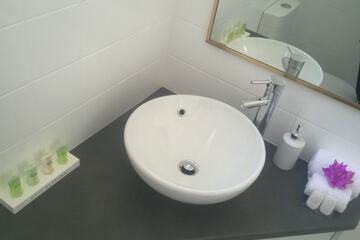 Bathroom amenities