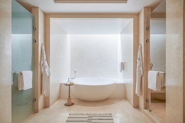 Bathroom shower