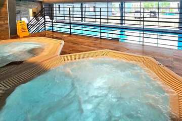 Jetted tub