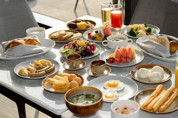 Breakfast meal