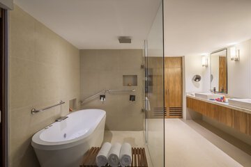 Private spa tub