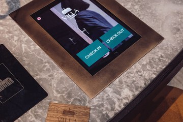 Check-in/check-out kiosk