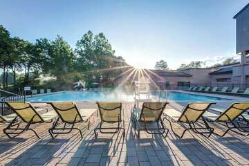 Indoor/outdoor pool