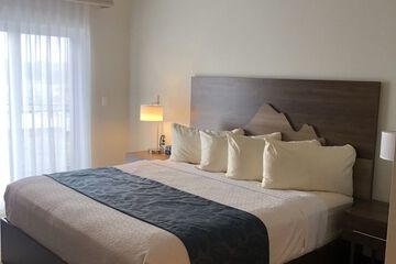 特大床间 - 带沙发床并享有海景