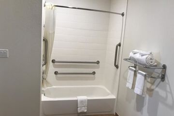 Room 9 of 27