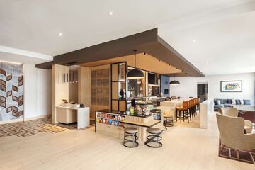 Hotel Interior 7 of 34