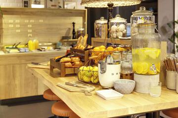 Breakfast buffet