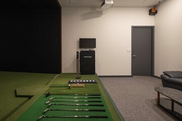 Indoor golf driving range