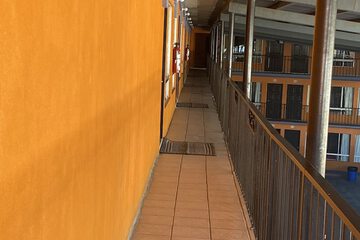Handrails in hallways