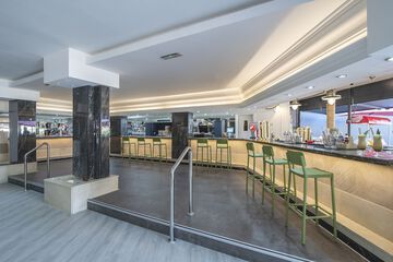 Snack bar