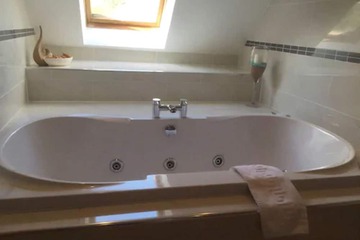 Jetted tub