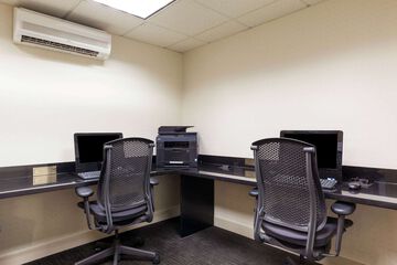 Business Center 45 of 47