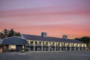 Yankee Clipper Inn SureStay Collection by Best Western