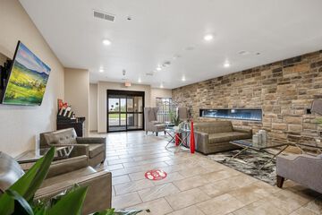 Lobby lounge