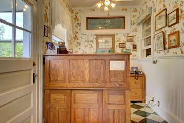 Hotel Interior 22 of 107