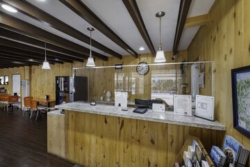 Check-in/check-out kiosk