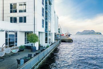 Sundeck