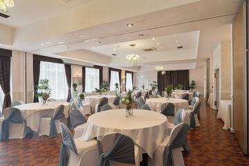 Indoor wedding
