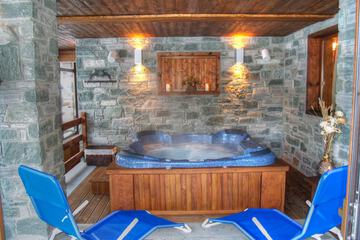 Indoor spa tub